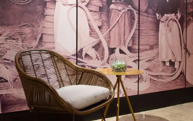 Atocha  Madrid, Tapestry Collection by Hilton