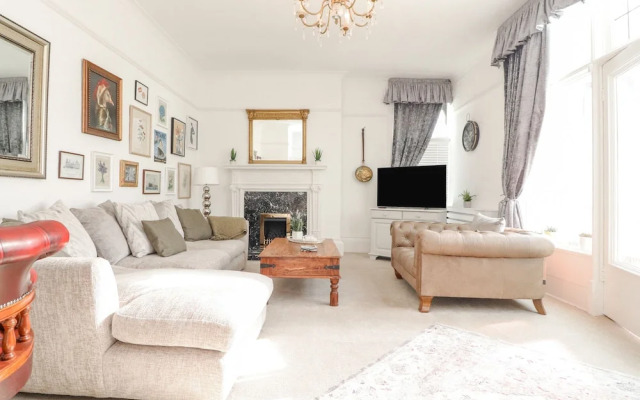 Ismay Billiard Room Apartment - Titanic Interest