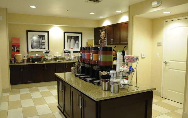 Hampton Inn & Suites Redding