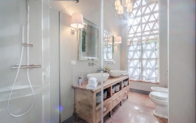 Villa Lina in Lucca With 4 Bedrooms and 3 Bathrooms