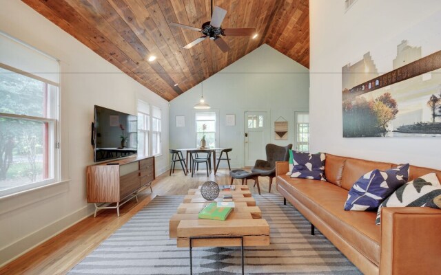 Oak-Shaded House in Bouldin - 2 Br Home