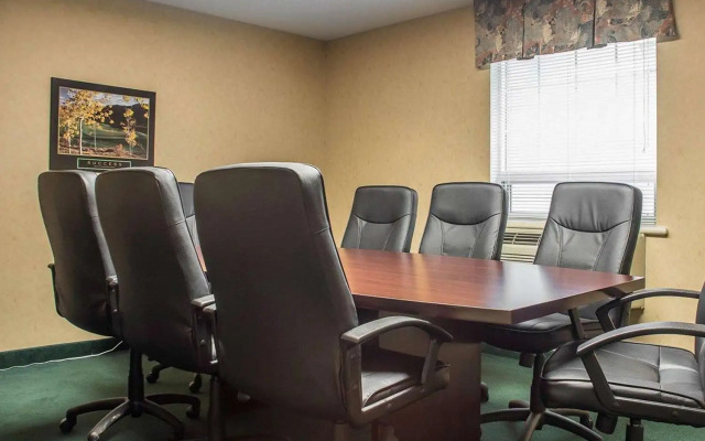 Quality Hotel & Suites