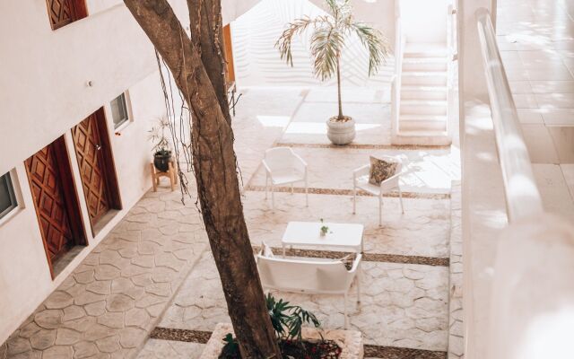 Ahava Hotel