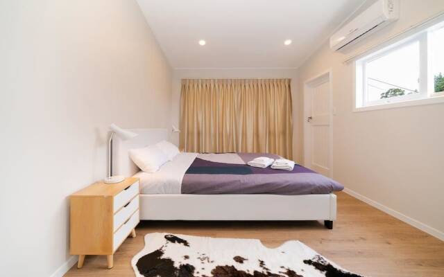 Takapuna Central Spacious & New Home