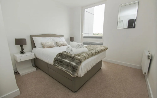 Orion Marina Sea View Parking by Brighton Holiday Lets