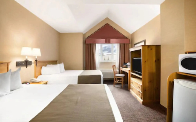 Canmore Inn & Suites