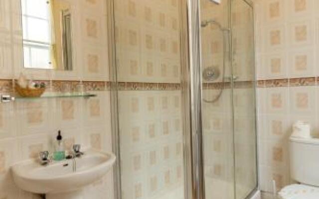 Ahaven B & B