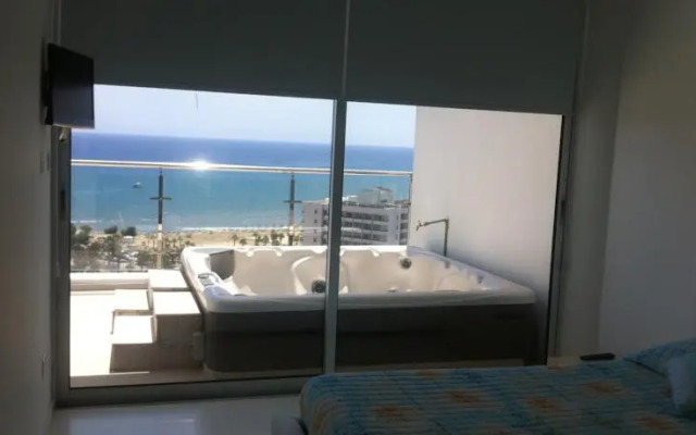 Seaview Penthouse 3B