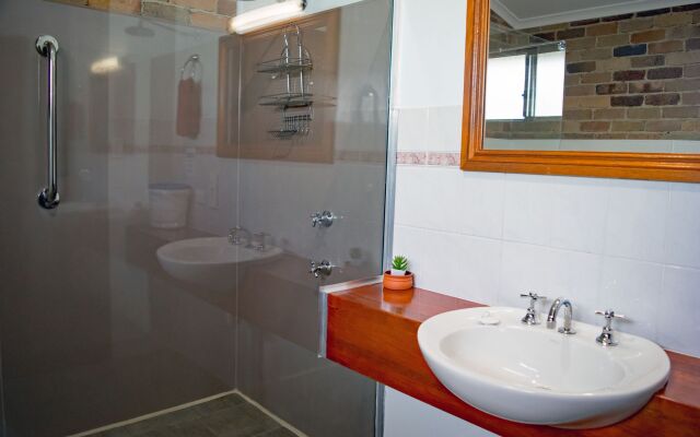 Rest Point Motor Inn