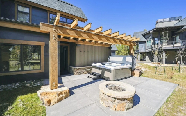 Outside The Bubble 4 Bedroom Home