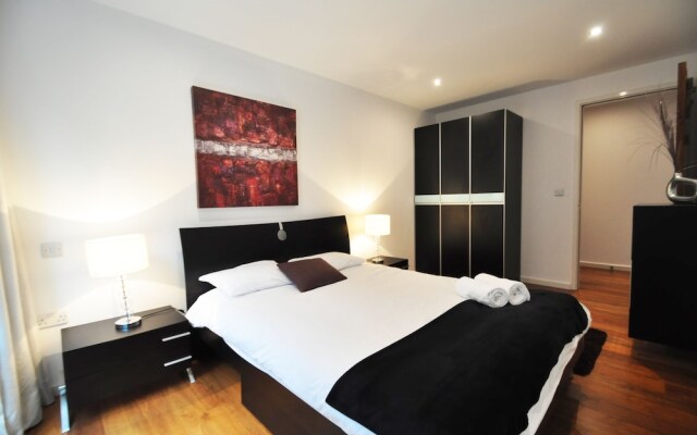 Modern Apartment in Old Street
