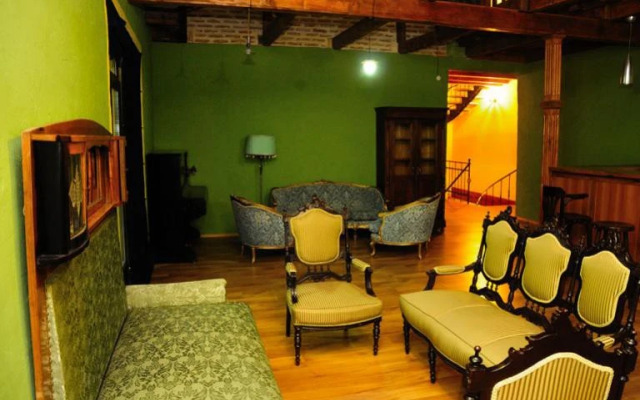 Chateau Mere Hotel