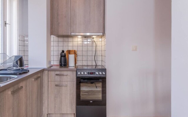 FM Economy 2-BDR Apartment - Next to Serdika Center