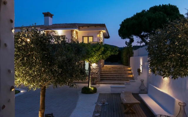 Amelia Villa Collection