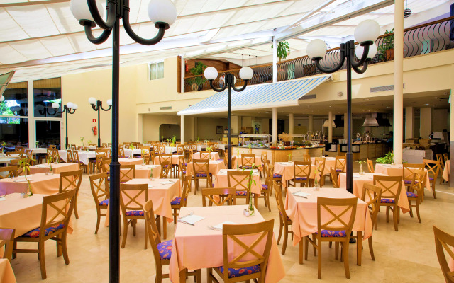 SBH Royal Monica