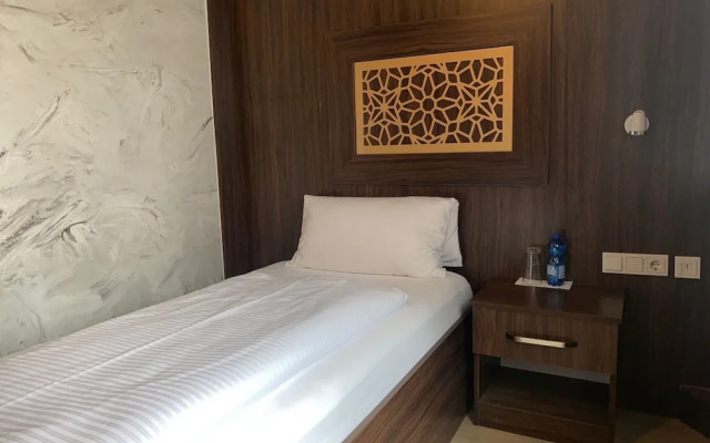 Louis Hotels
