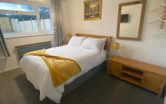 Immaculate 2-bed Villa in Shrewsbury