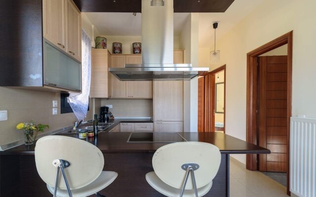 Kyparissia sea view apartment