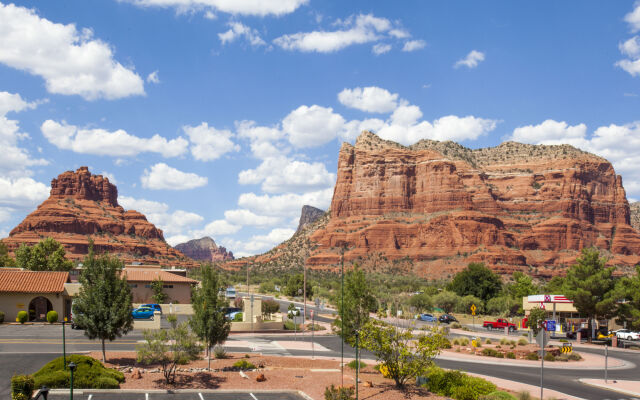 Wildflower Inn at Bell Rock