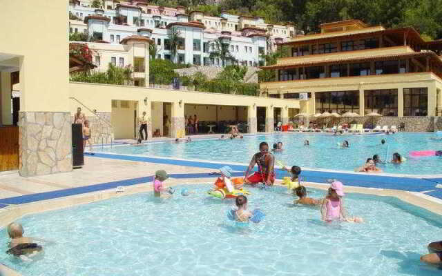 Caria Holiday Resort