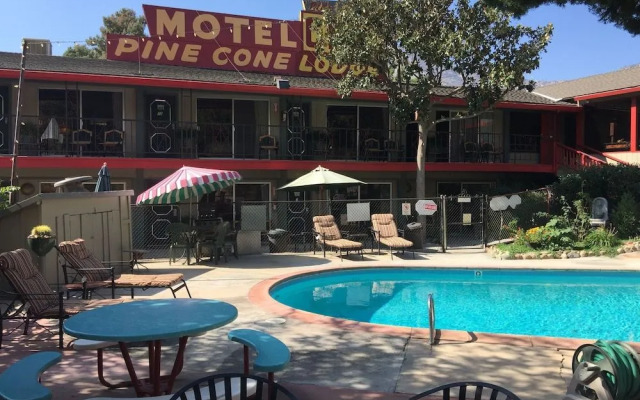 Piazza's Pine Cone Inn