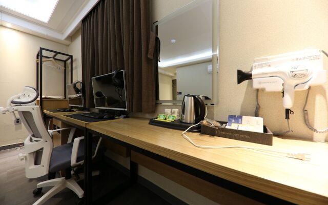 Brown Dot Hotel Cheonan
