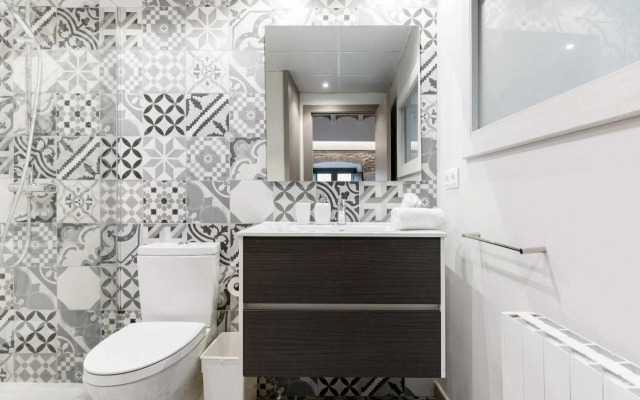 Revitalized Downtown Apartment in Historical Building