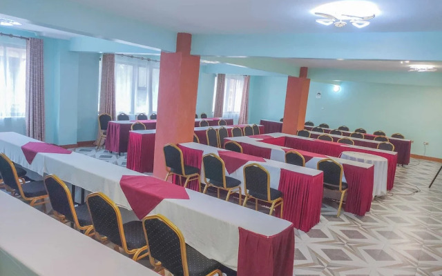 Breeze Hotel Nyahururu