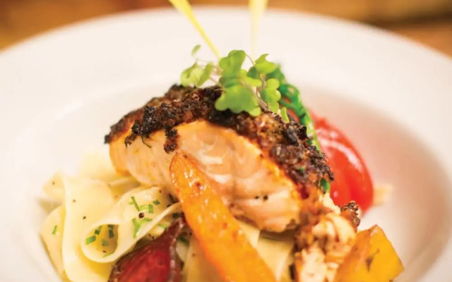 Storm Mountain Lodge Cabins & Dining