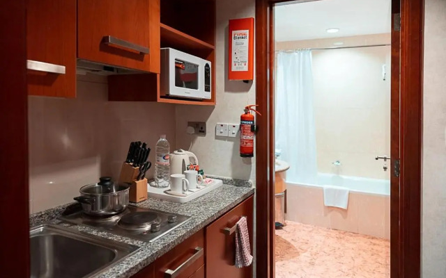 Holiday Inn Suites Kuwait Salmiya