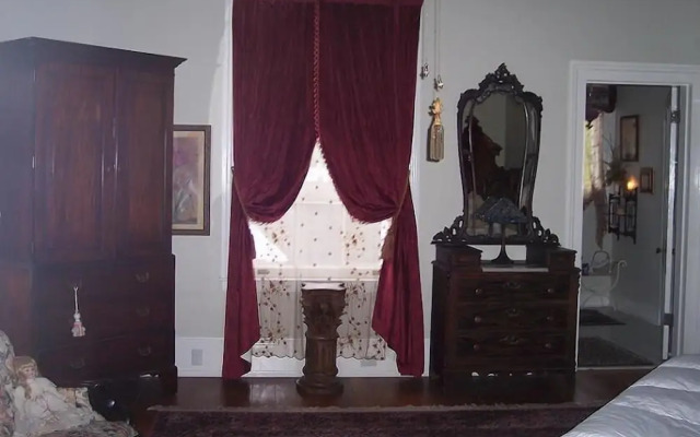 Shadowlawn Bed & Breakfast