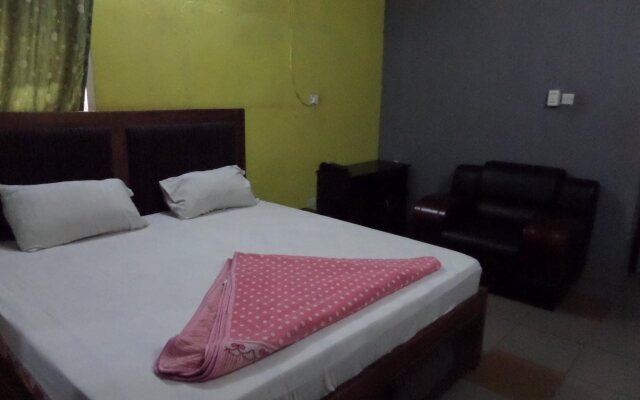 Metro Hotel Ajeigbe