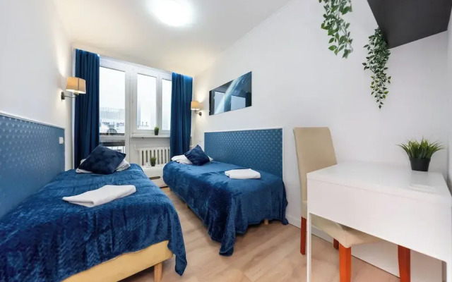 UNIT Warszawa Centrum Room by Metro Rondo ONZ