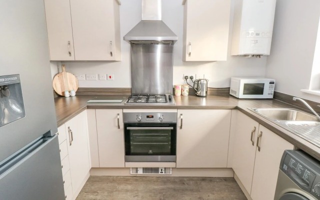 10 Belfrey Close