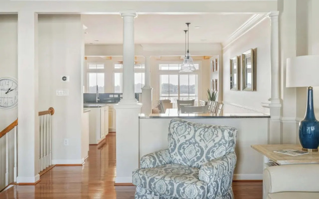 Hidden Paradise Coastal Views!