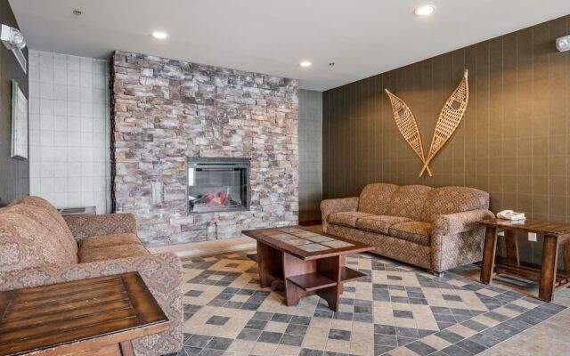 CENTRALLY Located 3-Br Home | TRUE Ski In/Out | FREE access to Pools & Hot Tubs