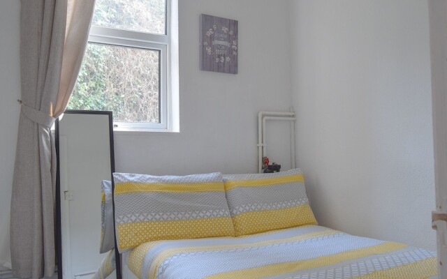 Charming 3-bed House in Central Nottingham