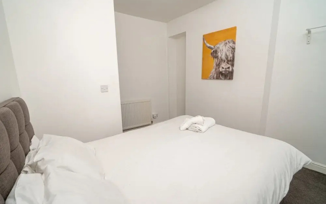 Cosy 3-bed House Walk to Swansea Stadium