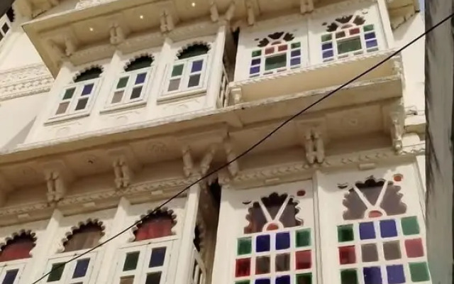 Royal Rafahiya - A Rooftop Lake View Hotel Near Lake Pichola