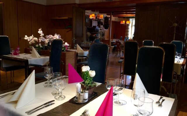 Gasthof zum roten Thurm