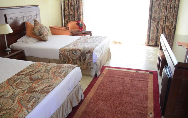 Sea Beach Edge By Rotana Hotel