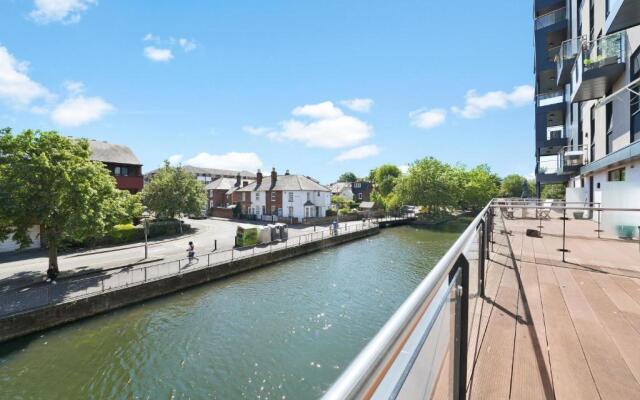 Kennet House Superior Serviced Apartment by Ferndale