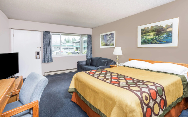 LakeWood Inn & Suites