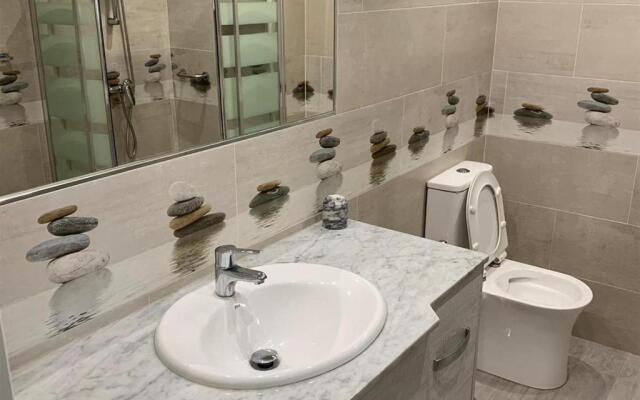Pyr studio apartment