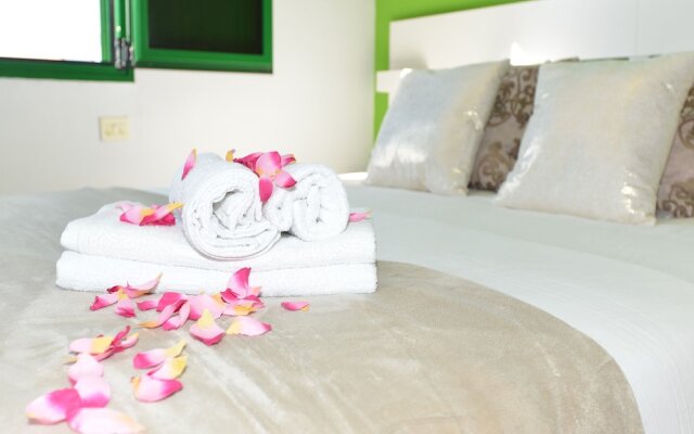 Ocean Balcony Apartment