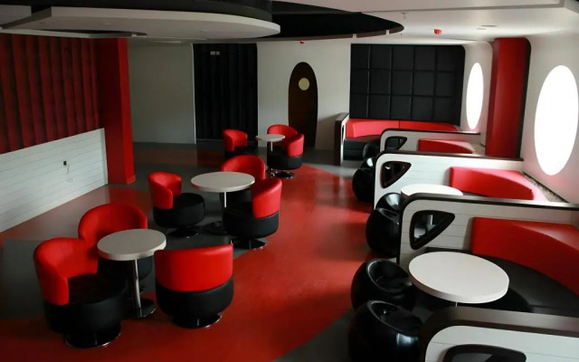 Hotel Moonlit Regency