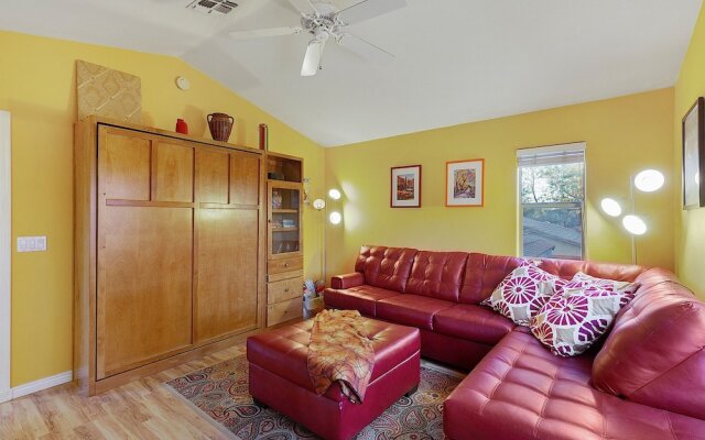 Stylish Southwest 2 BR by Casago