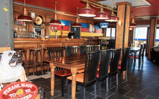 The Bulldog Hotel Silver Star