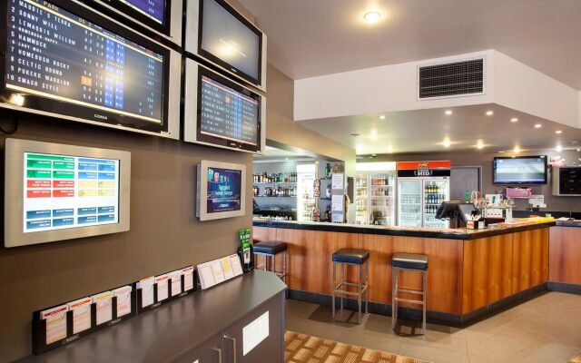 Nightcap at Kondari Resort