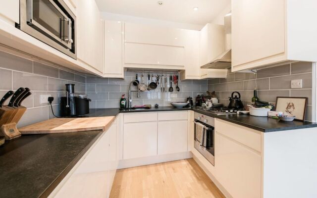 Stylish Brixton 1 Bedroom Flat With Terrace